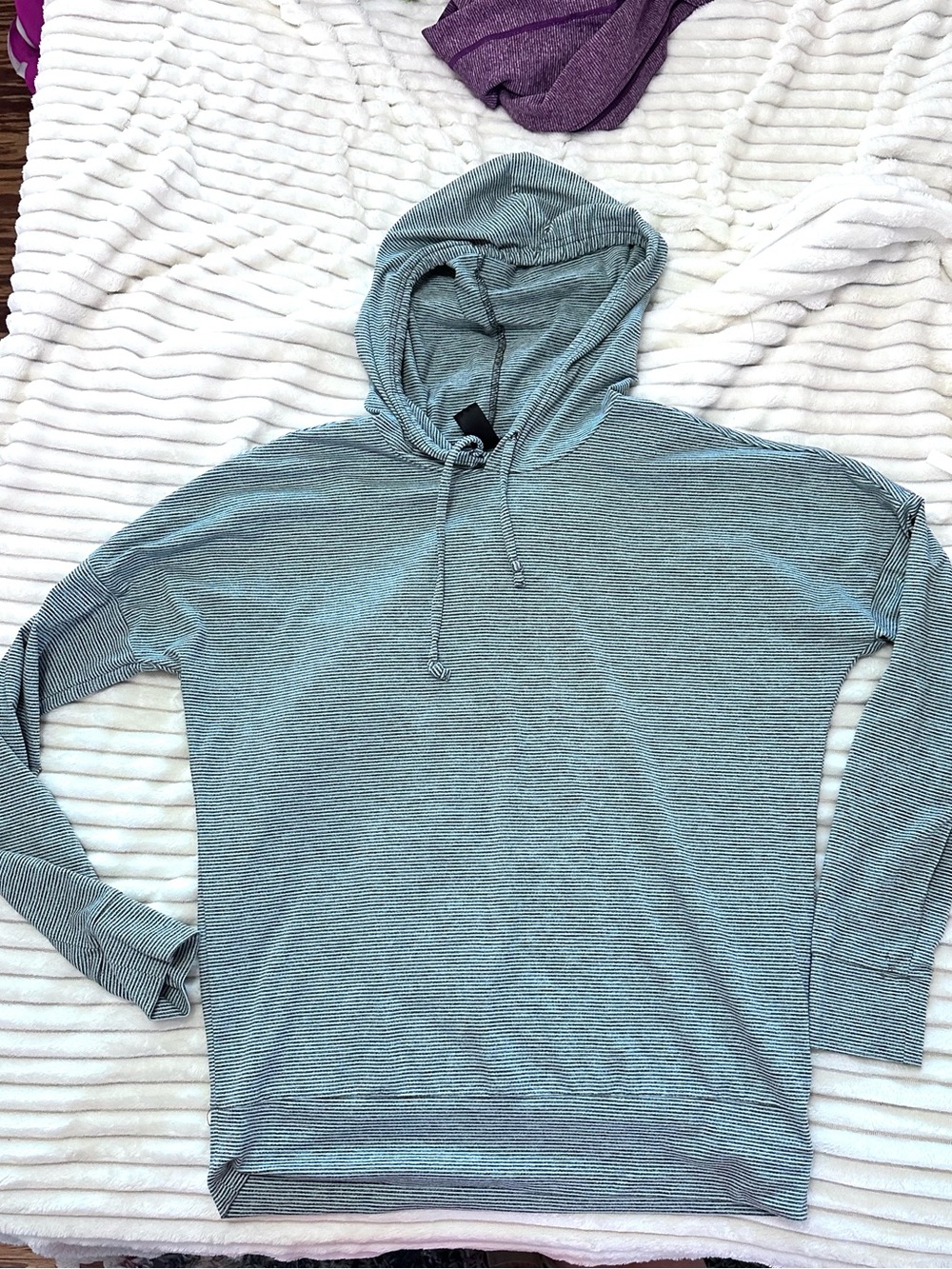 Skechers Light Blue lightweight Hooded Long-Sleeve Shirt